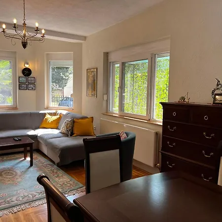 Charming Cozy Apartment *